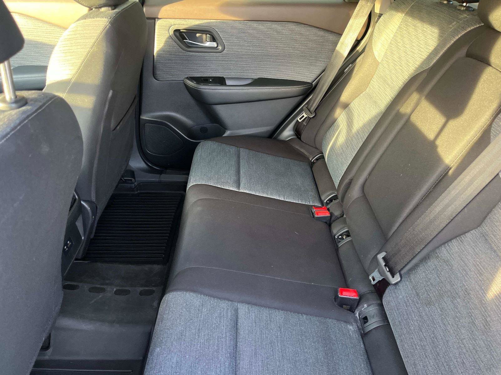 Certified 2023 Nissan Rogue SV image 13