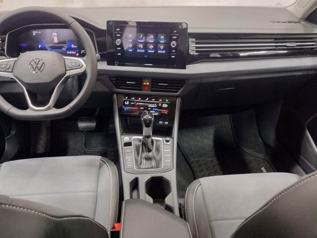 New 2025 Volkswagen Jetta SE image 32