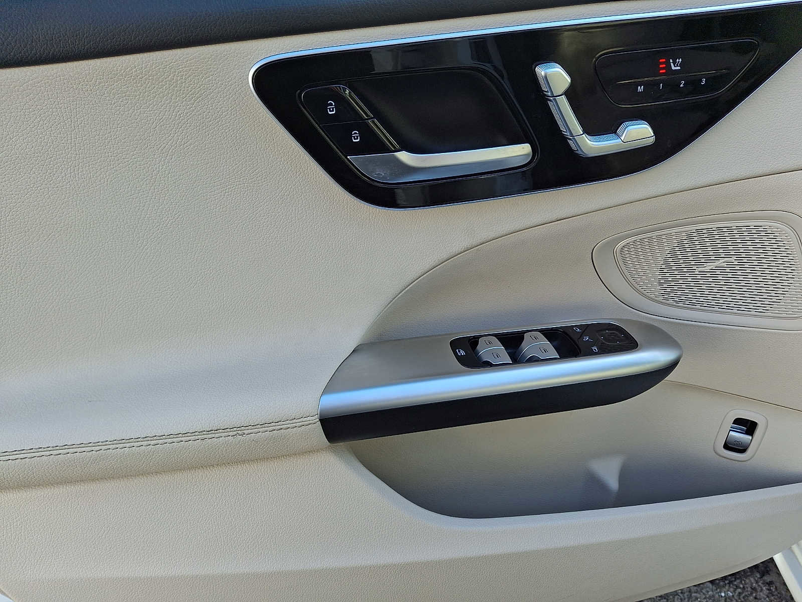 Certified 2022 Mercedes-Benz C 300 4MATIC Sedan image 9