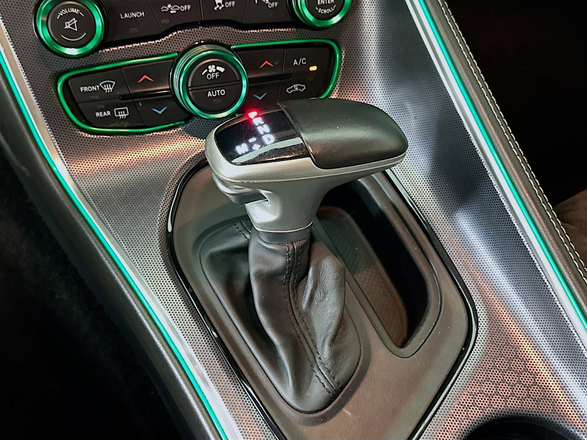 Used 2015 Dodge Challenger SRT w/ Technology Group RWD image 25