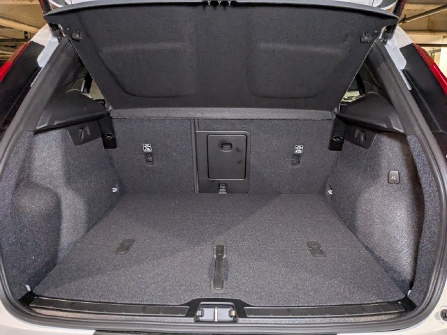 New 2026 Volvo XC40 B5 Plus w/ Protection Package Premier AWD/4WD image 28