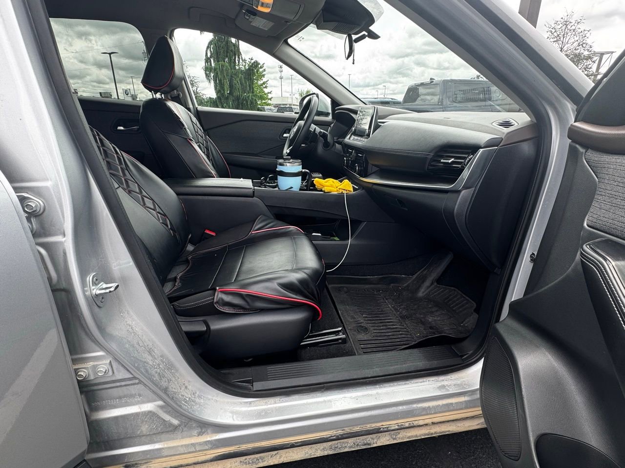 Used 2022 Nissan Rogue SV AWD/4WD image 10