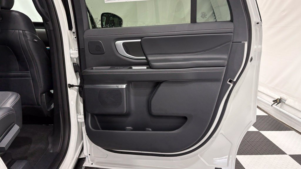 New 2026 Ford Expedition Max Platinum w/ Stealth Performance Package AWD/4WD image 40