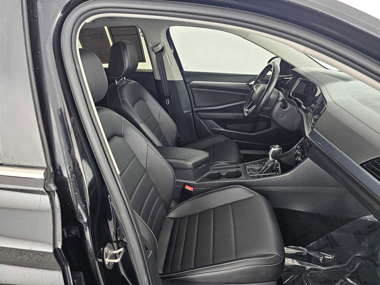 Used 2022 Volkswagen Jetta SE image 10