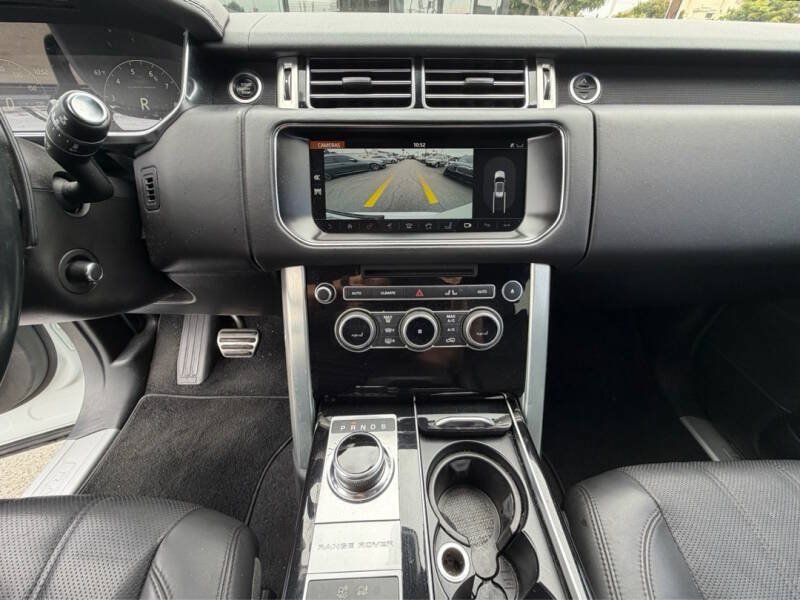 Used 2017 Land Rover Range Rover Supercharged AWD/4WD image 16