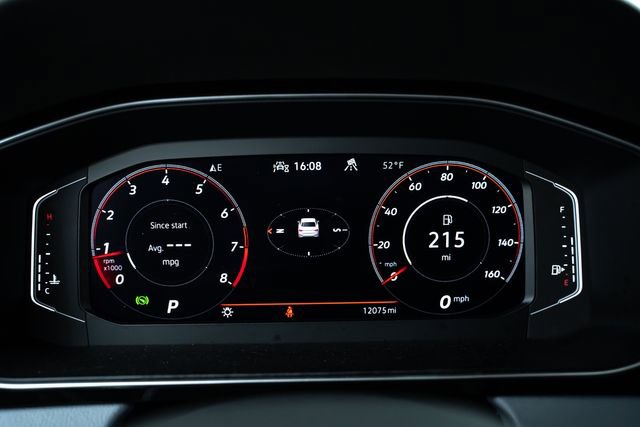 Used 2025 Volkswagen Jetta GLI Autobahn image 32