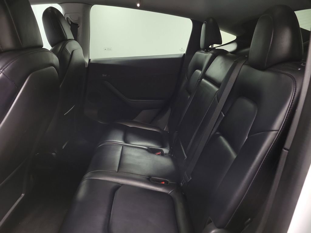 Used 2022 Tesla Model Y Long Range image 21