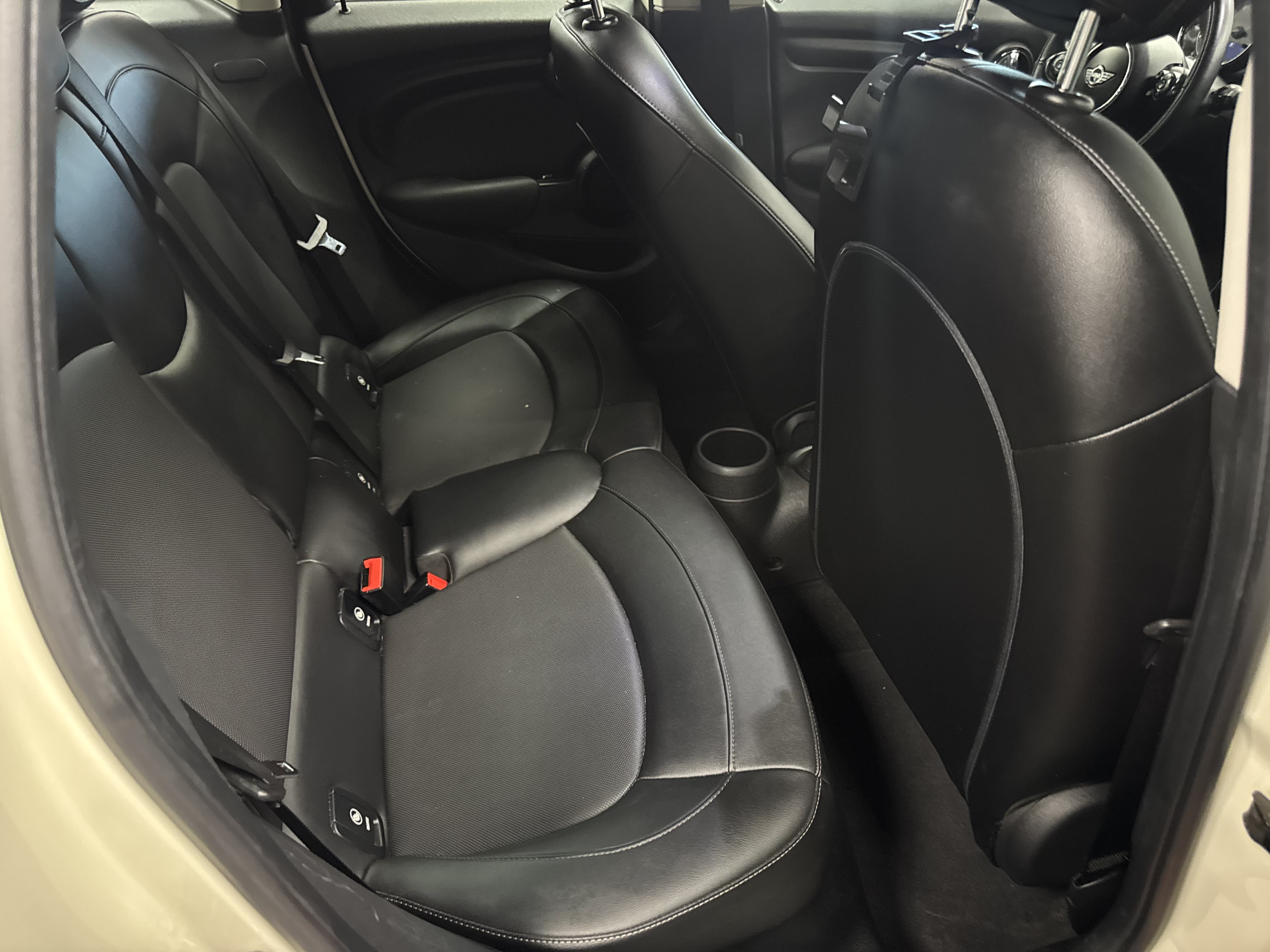 Used 2018 MINI Cooper 4-Door Hardtop FWD image 14