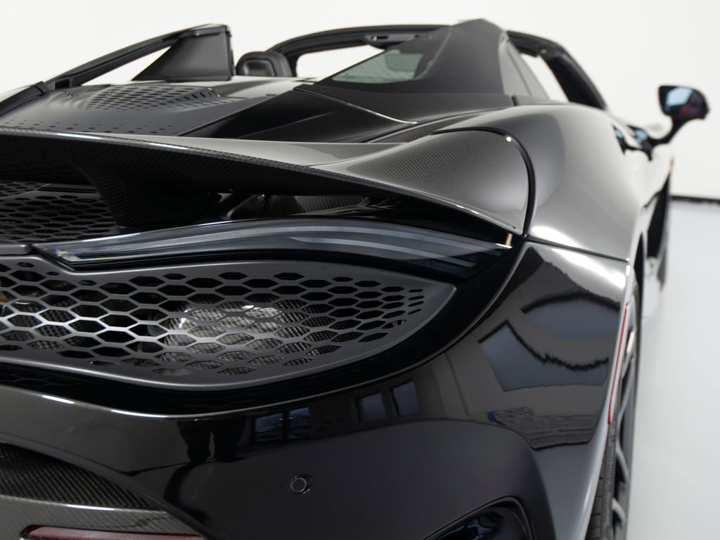 Used 2024 McLaren 750S Spider image 47