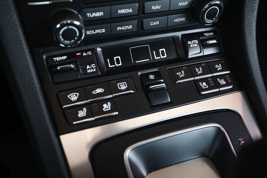 Certified 2025 Porsche 718 Cayman RWD image 32
