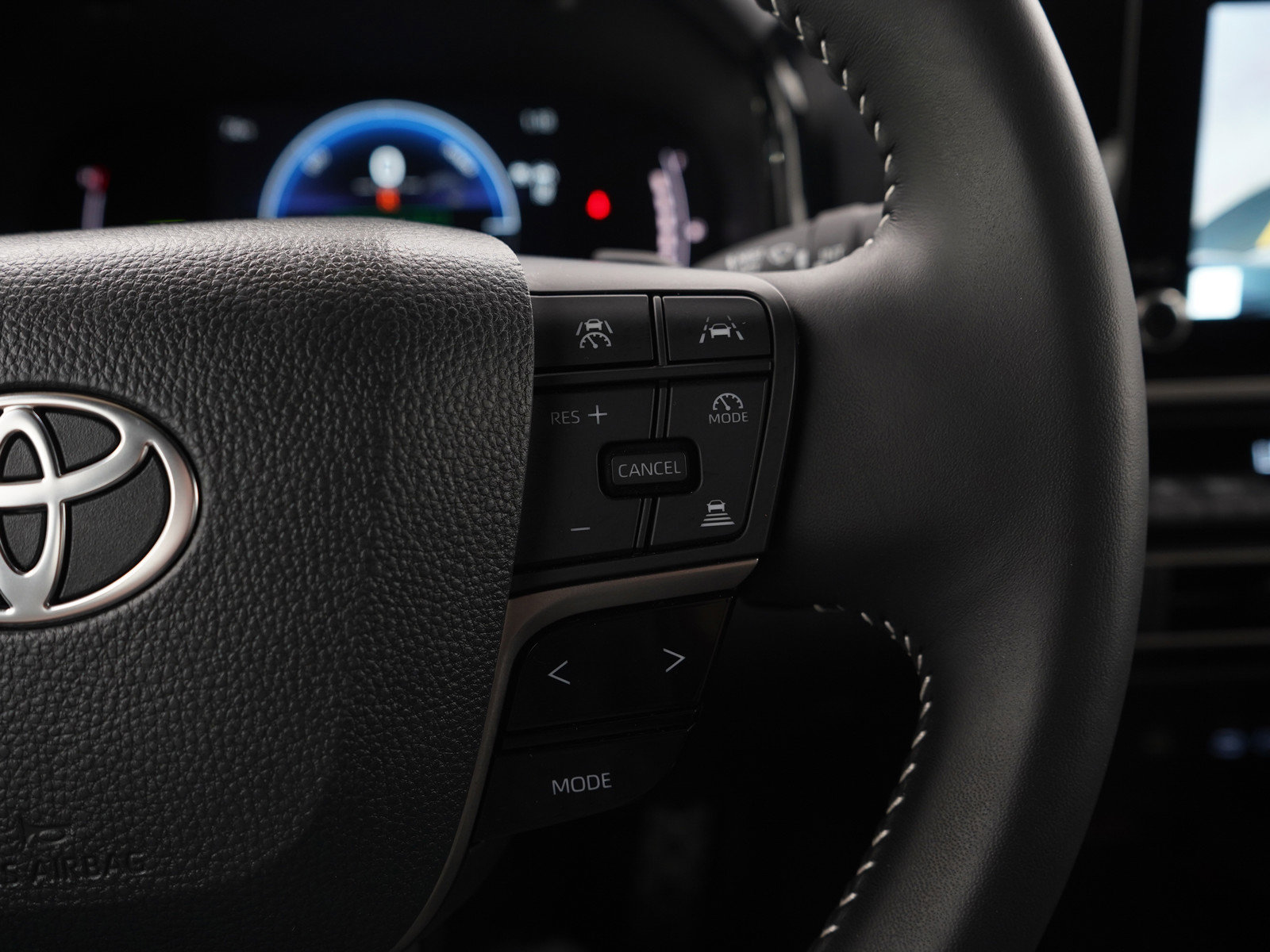 Used 2025 Toyota Camry SE FWD image 25