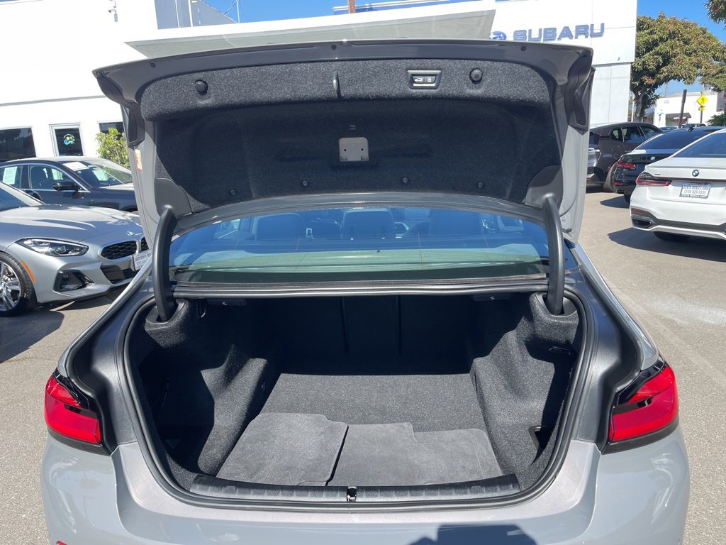 Used 2022 BMW 540i w/ Premium Package image 26