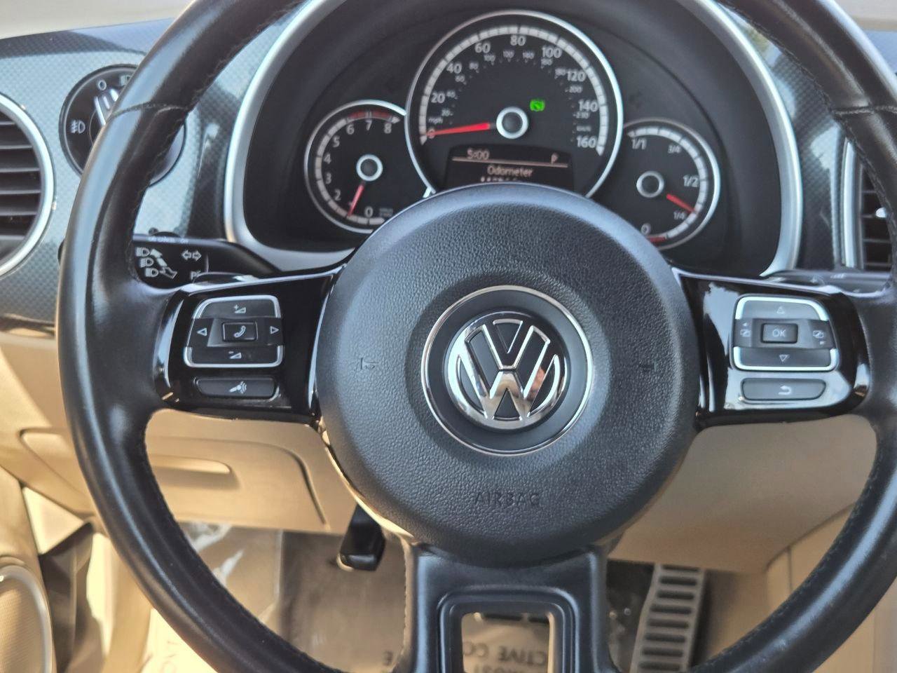 Used 2013 Volkswagen Beetle Turbo 60's Edition FWD image 24