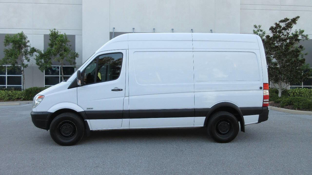 Used 2011 Freightliner Sprinter 2500 image 2