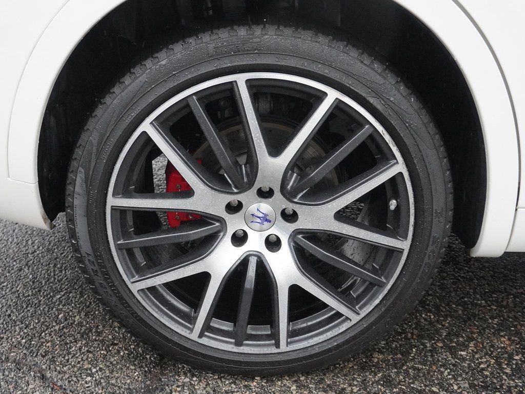 Used 2019 Maserati Levante GTS image 23