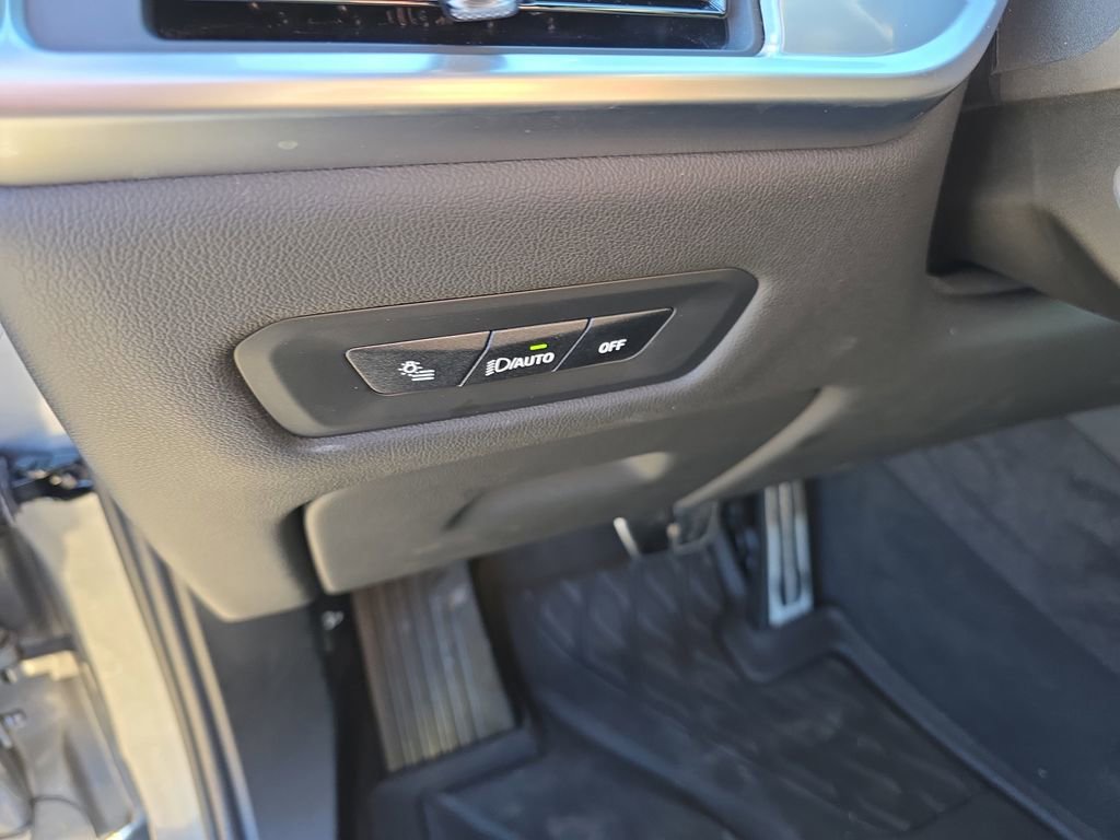 Used 2025 BMW X5 xDrive40i w/ M Sport Package image 24