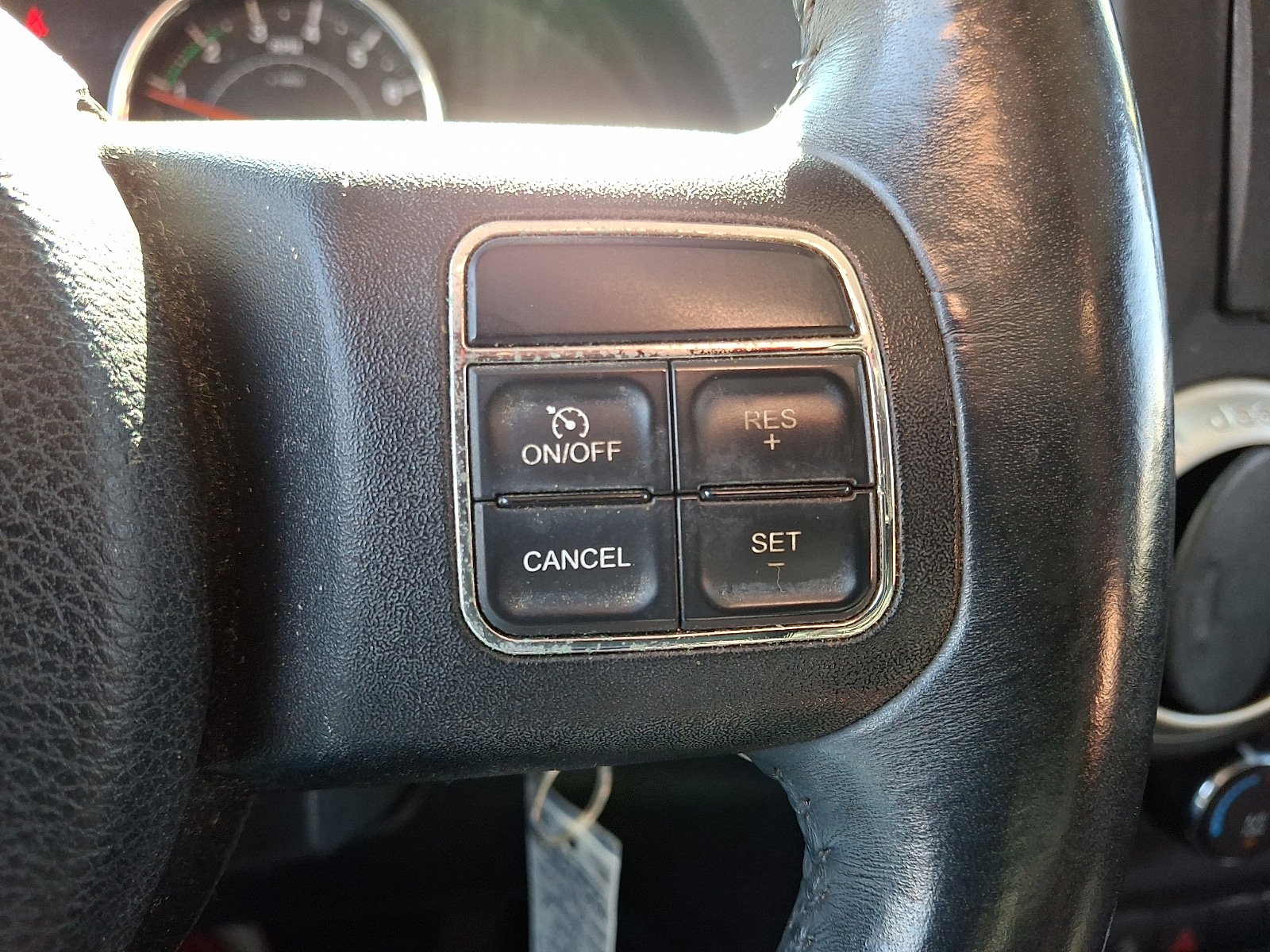 Used 2013 Jeep Wrangler Unlimited Sahara w/ Connectivity Group AWD/4WD image 21