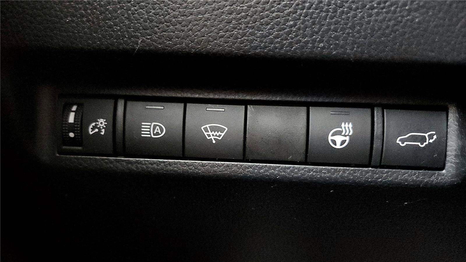 Used 2020 Toyota RAV4 XLE w/ Convenience Package image 30