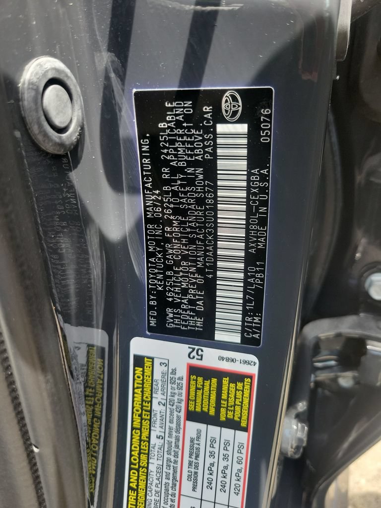 Used 2025 Toyota Camry XLE FWD image 36