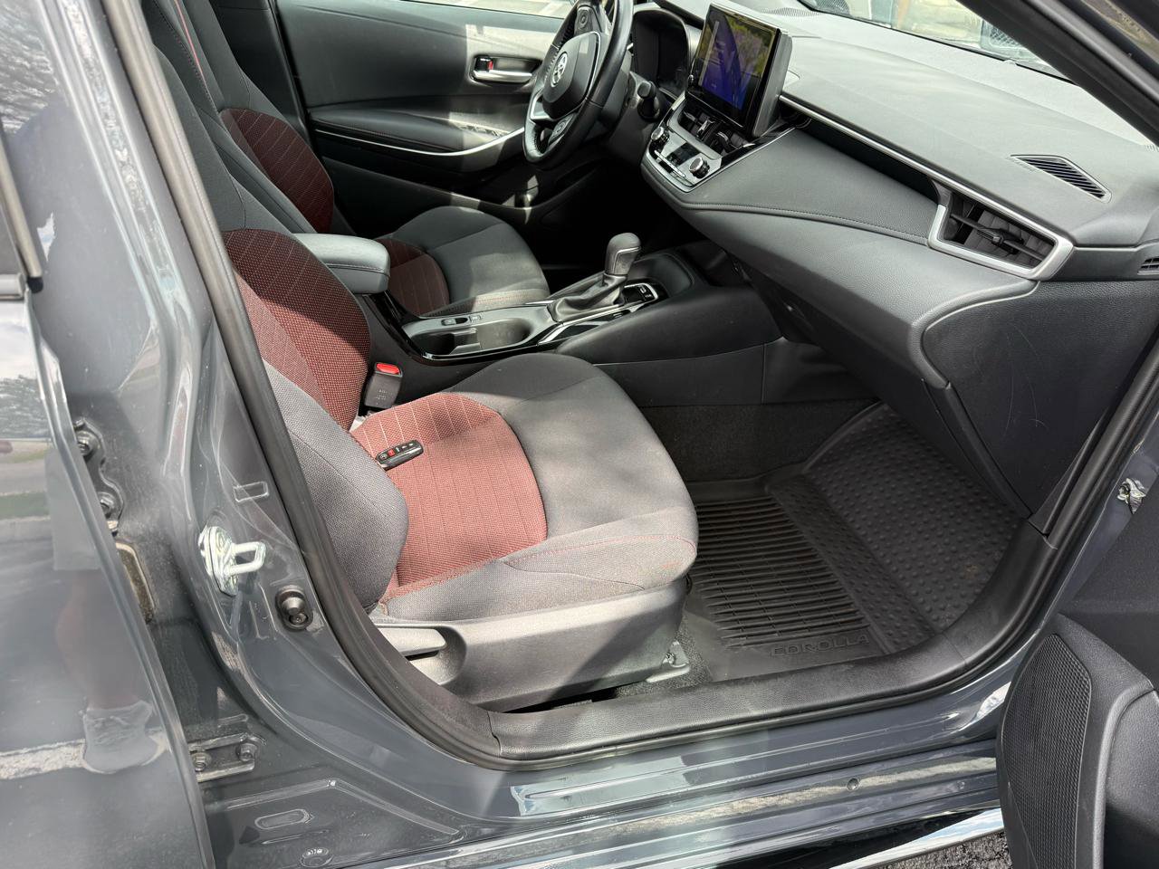 Used 2023 Toyota Corolla SE image 18