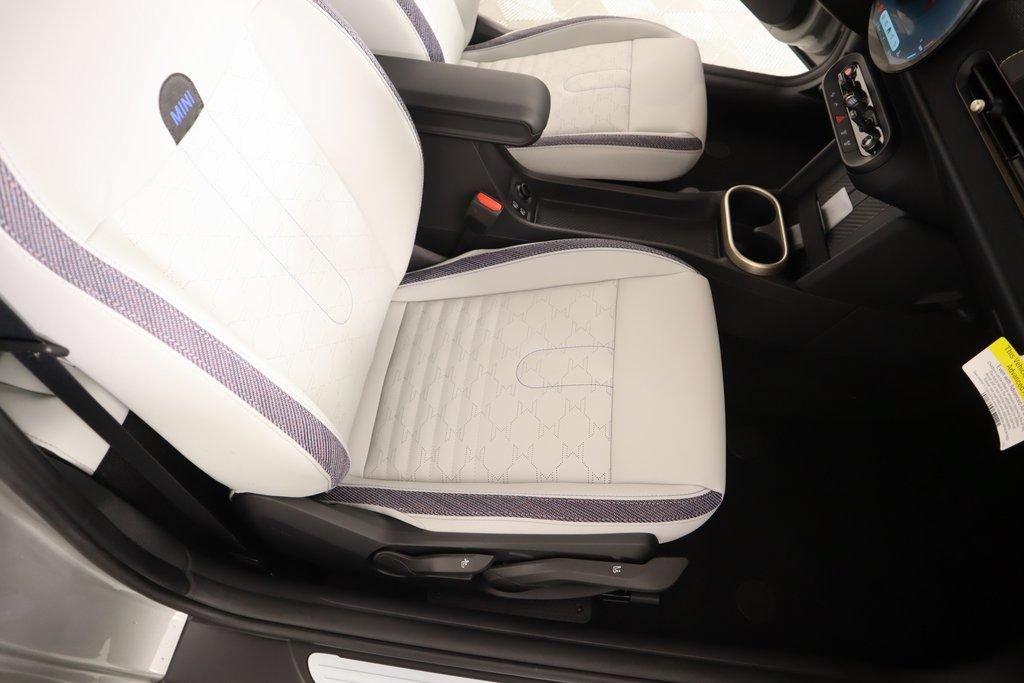 New 2025 MINI Cooper 2-Door Hardtop FWD image 14