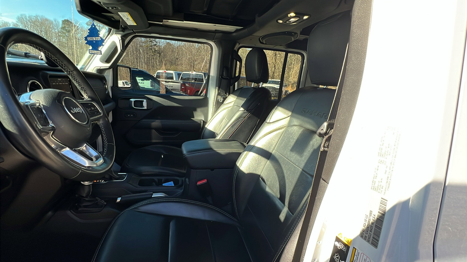 Used 2021 Jeep Wrangler Unlimited Sahara w/ Cold Weather Group image 17