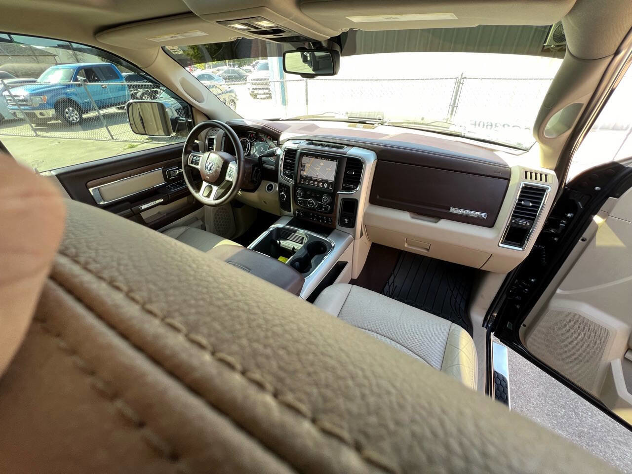 Used 2016 RAM 2500 Laramie w/ Convenience Group image 37