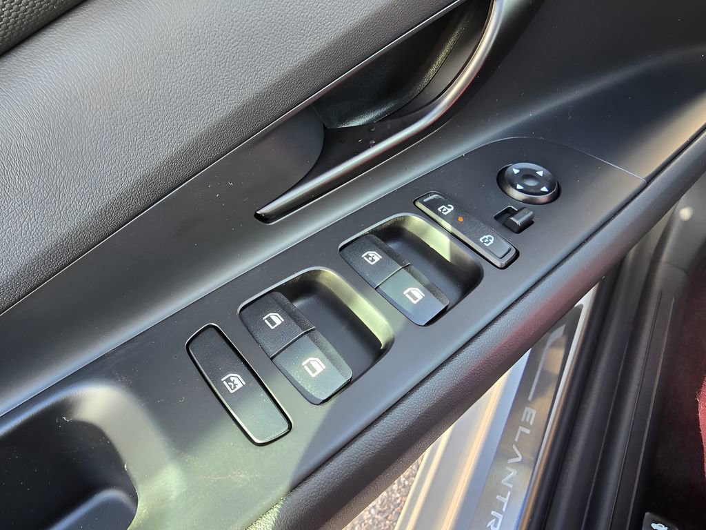 New 2026 Hyundai Elantra Sport image 18