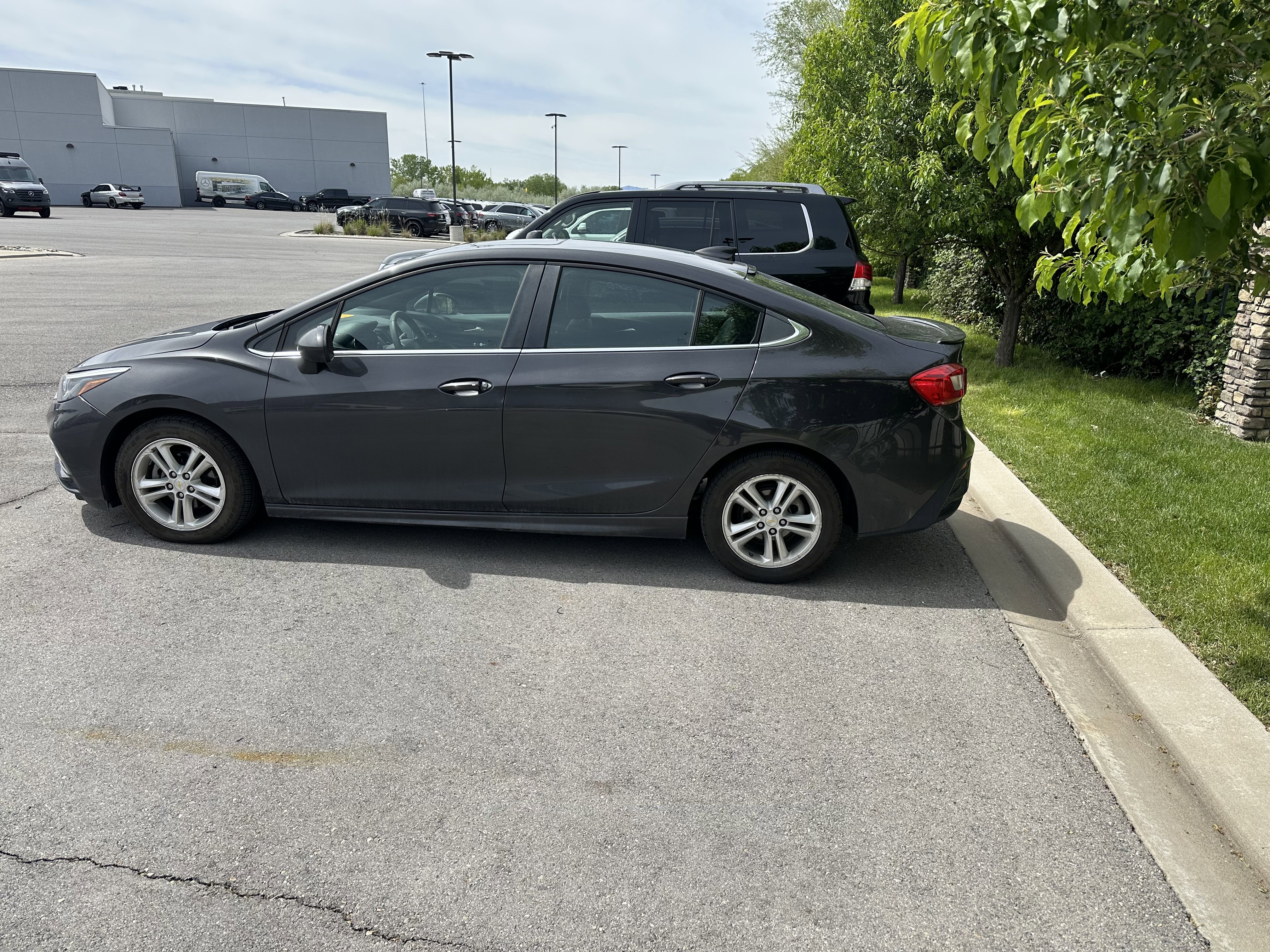 Used 2016 Chevrolet Cruze LT w/ Sun And Sound Package image 5