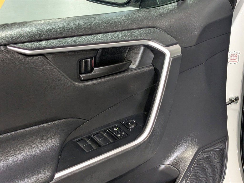 Used 2023 Toyota RAV4 LE image 13