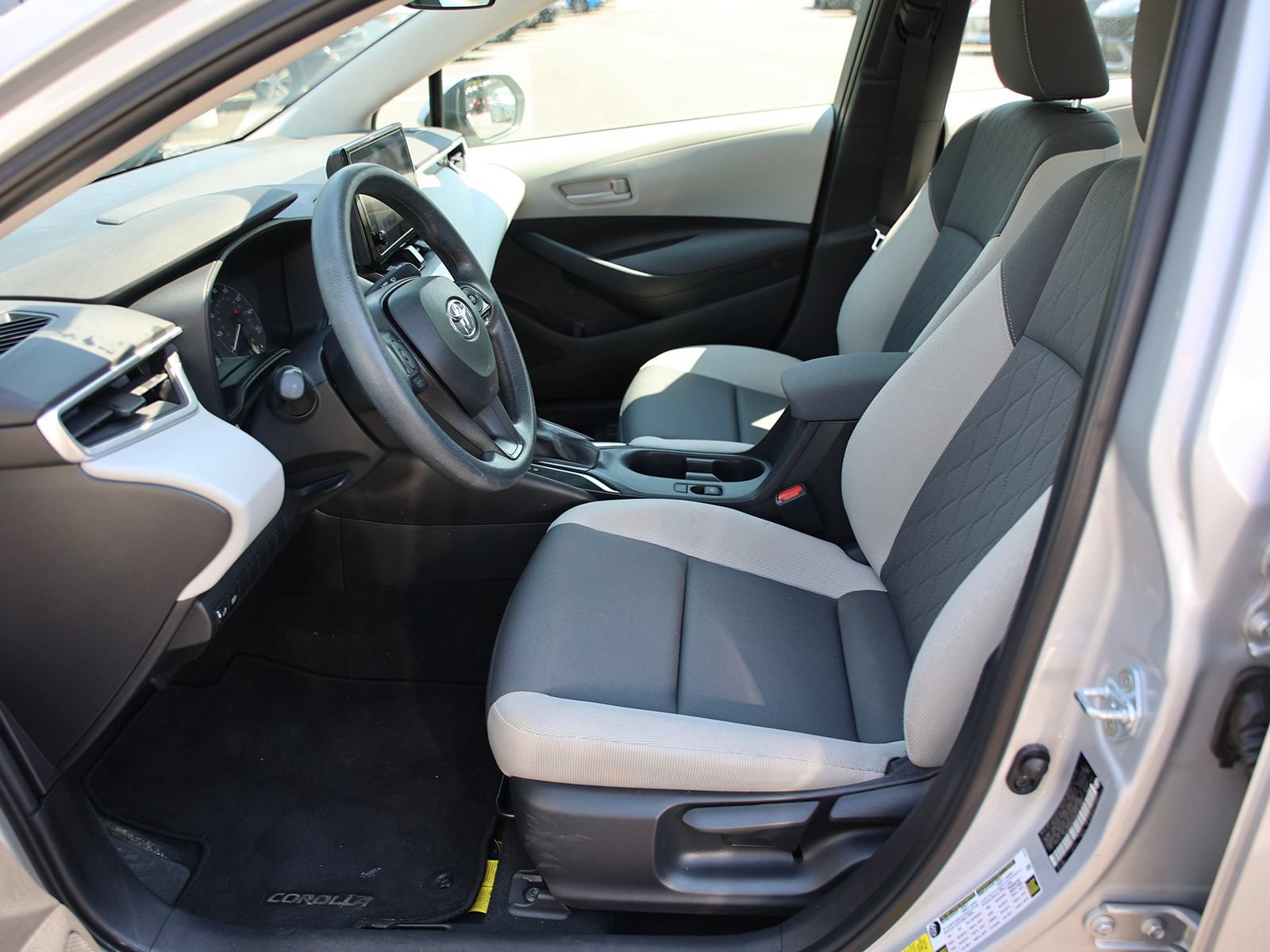Used 2023 Toyota Corolla LE w/ LE Convenience Package FWD image 16