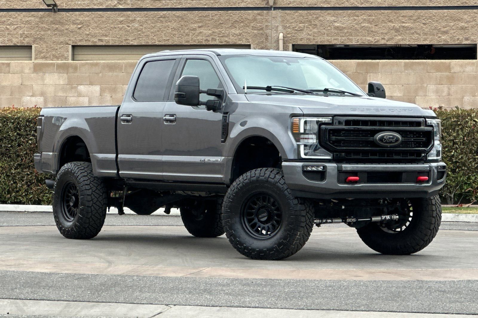 Used 2022 Ford F250 Lariat w/ Black Appearance Package AWD/4WD image 2