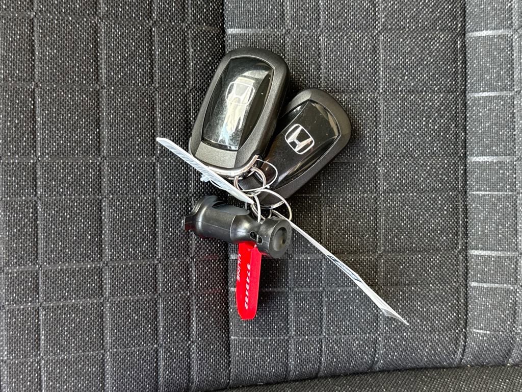 Certified 2025 Honda HR-V LX image 28