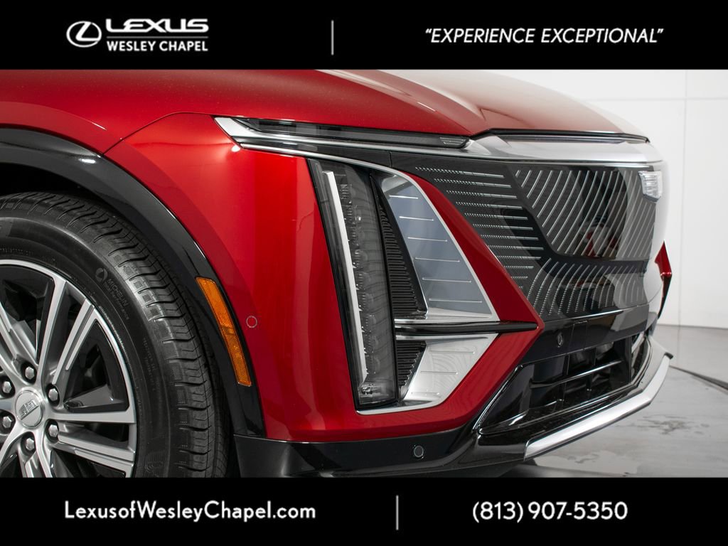 Used 2025 Cadillac Lyriq Luxury image 3