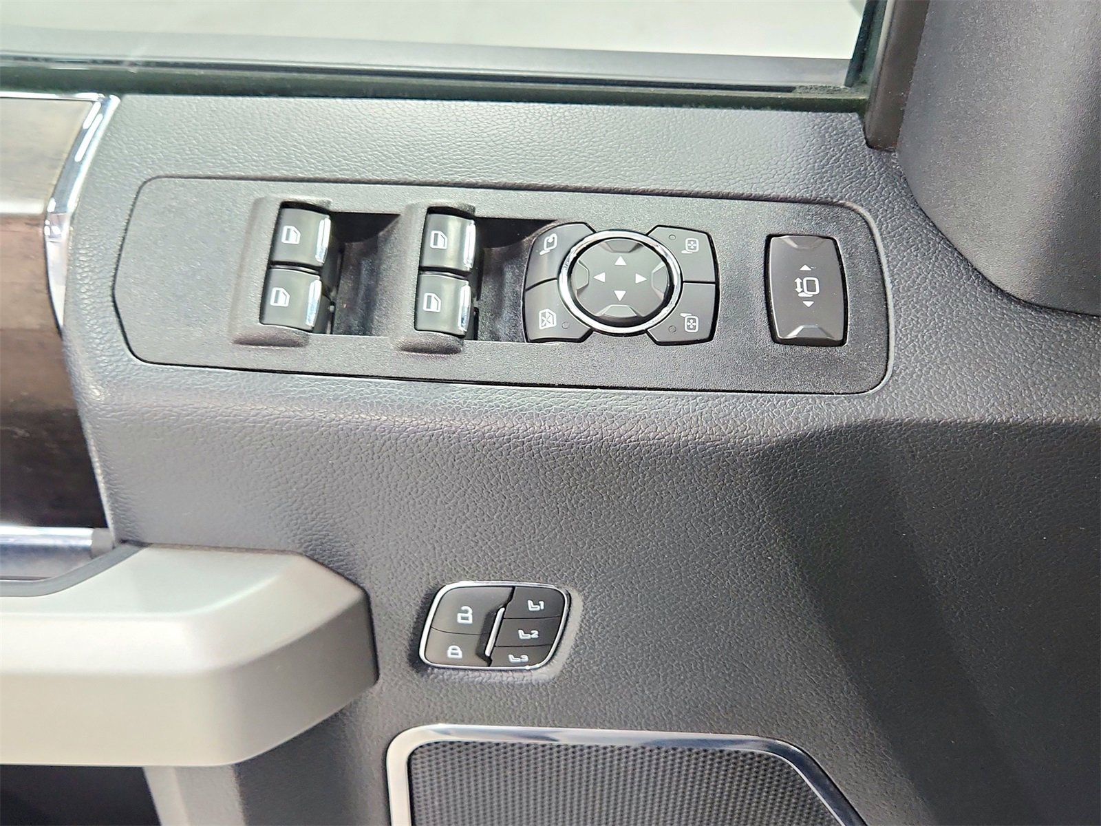 Used 2022 Ford F250 Lariat w/ Lariat Ultimate Package image 35