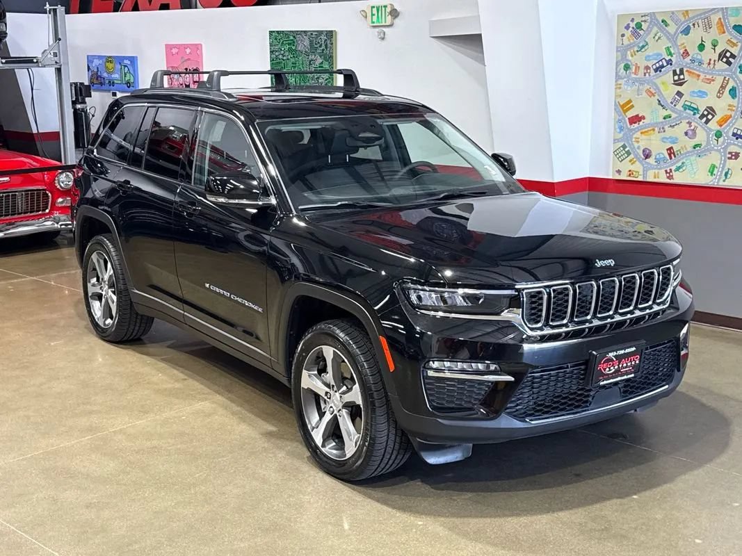 Used 2023 Jeep Grand Cherokee 4WD 4xe image 36