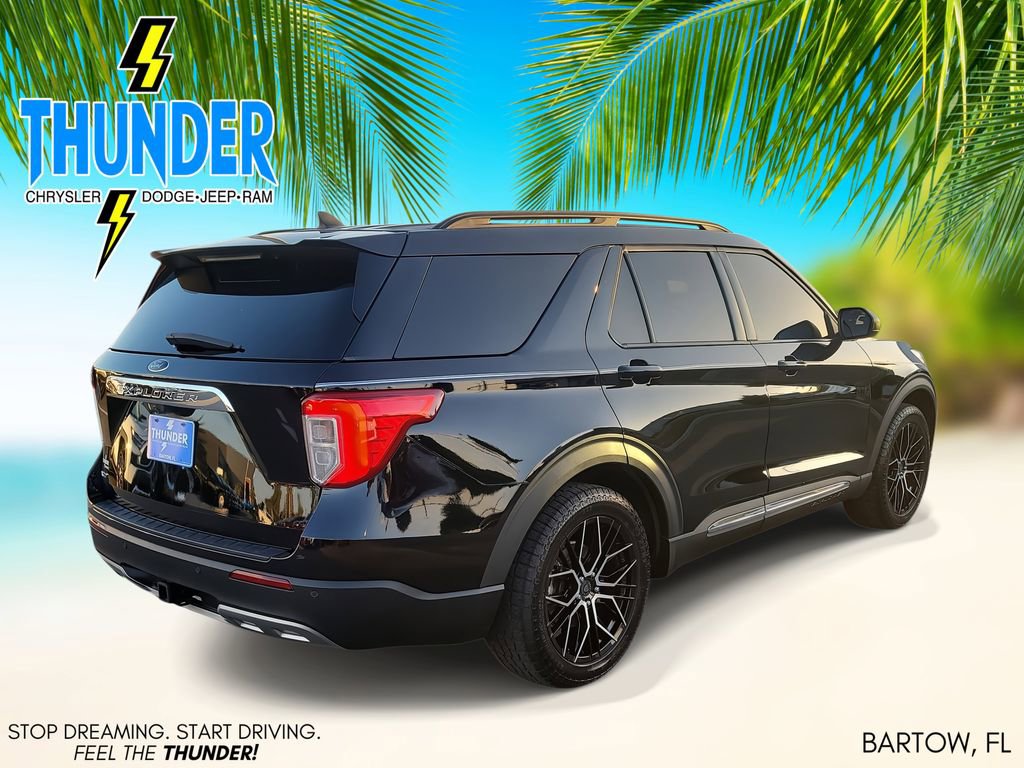 Used 2021 Ford Explorer XLT w/ Equipment Group 202A image 4