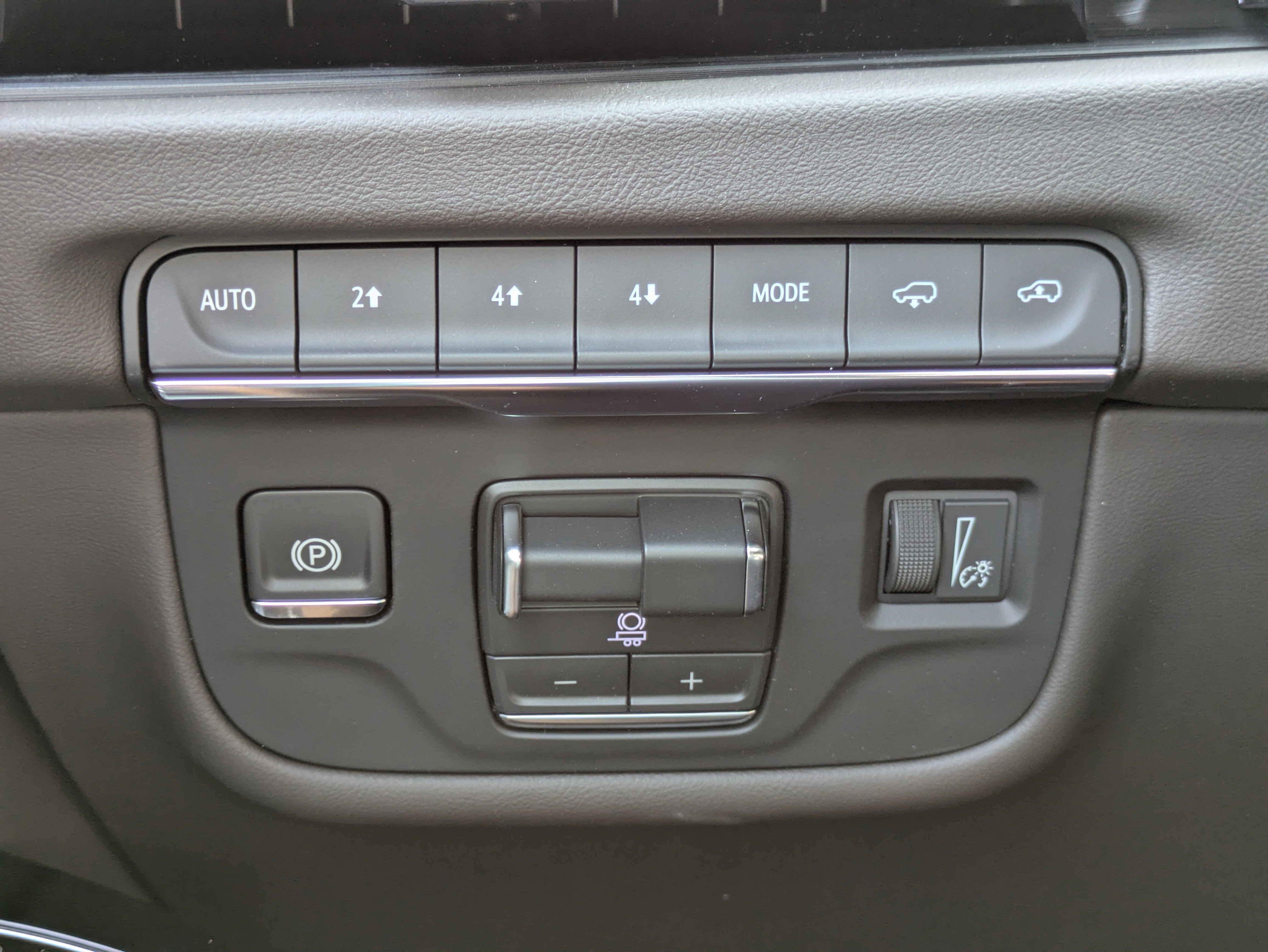 New 2026 Cadillac Escalade ESV Luxury w/ LPO, Radiant Package image 18