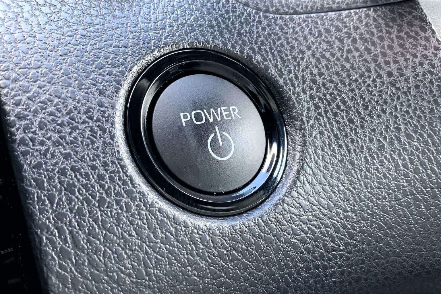 Used 2026 Toyota Camry SE FWD image 33