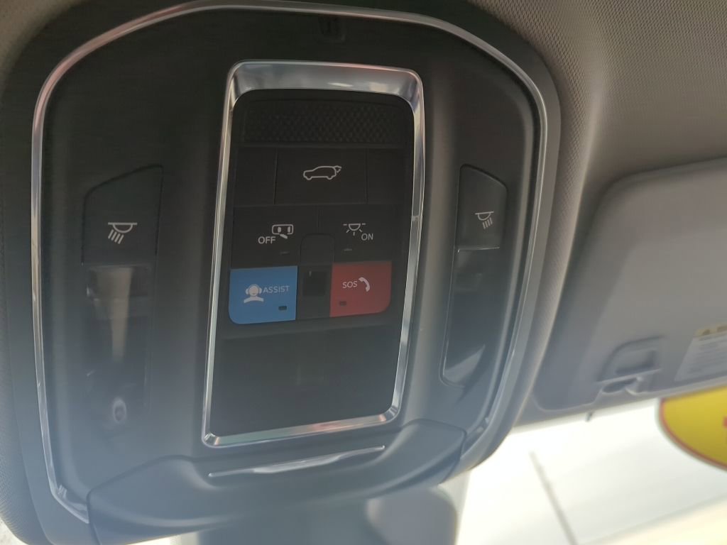 Used 2024 Jeep Grand Cherokee Limited image 54