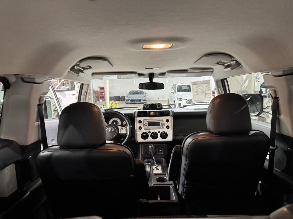 Used 2011 Toyota FJ Cruiser 2WD image 22