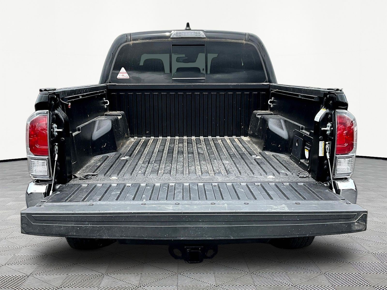 Used 2023 Toyota Tacoma TRD Off-Road AWD/4WD image 7