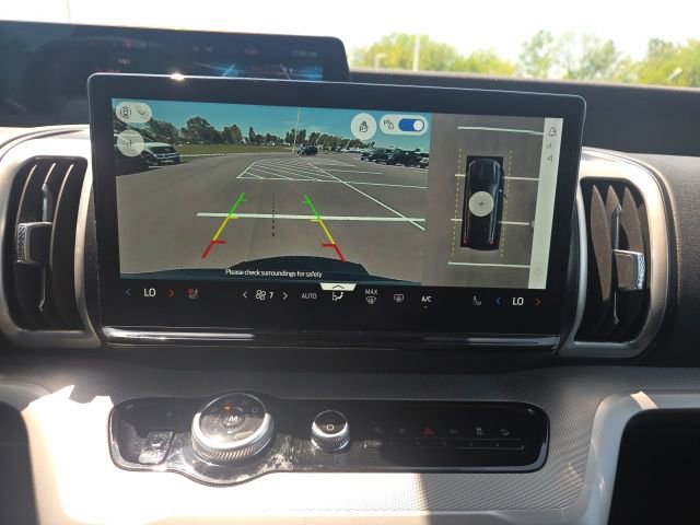Certified 2025 Ford Expedition Active AWD/4WD image 32