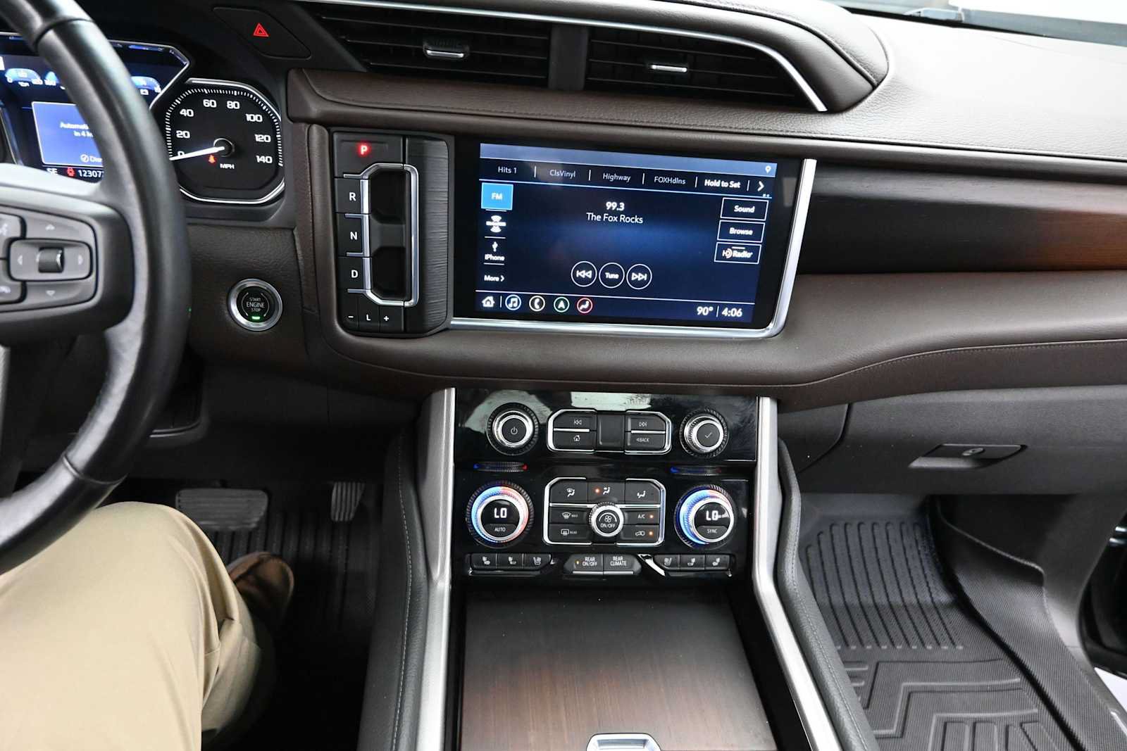 Used 2021 GMC Yukon Denali w/ Denali Premium Package RWD image 16