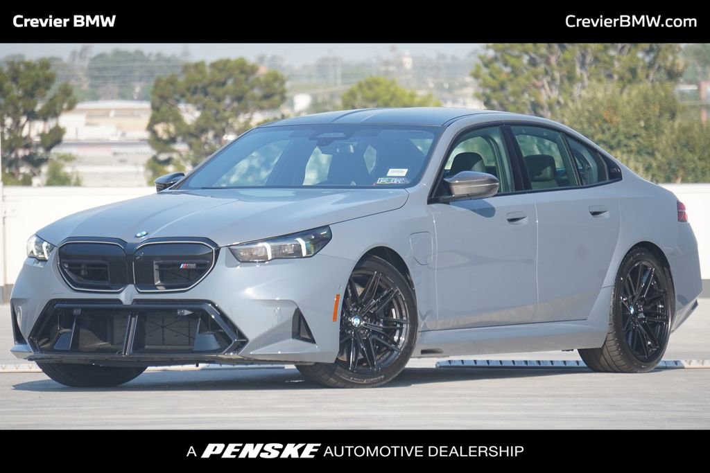 New 2025 BMW M5 w/ Carbon Package