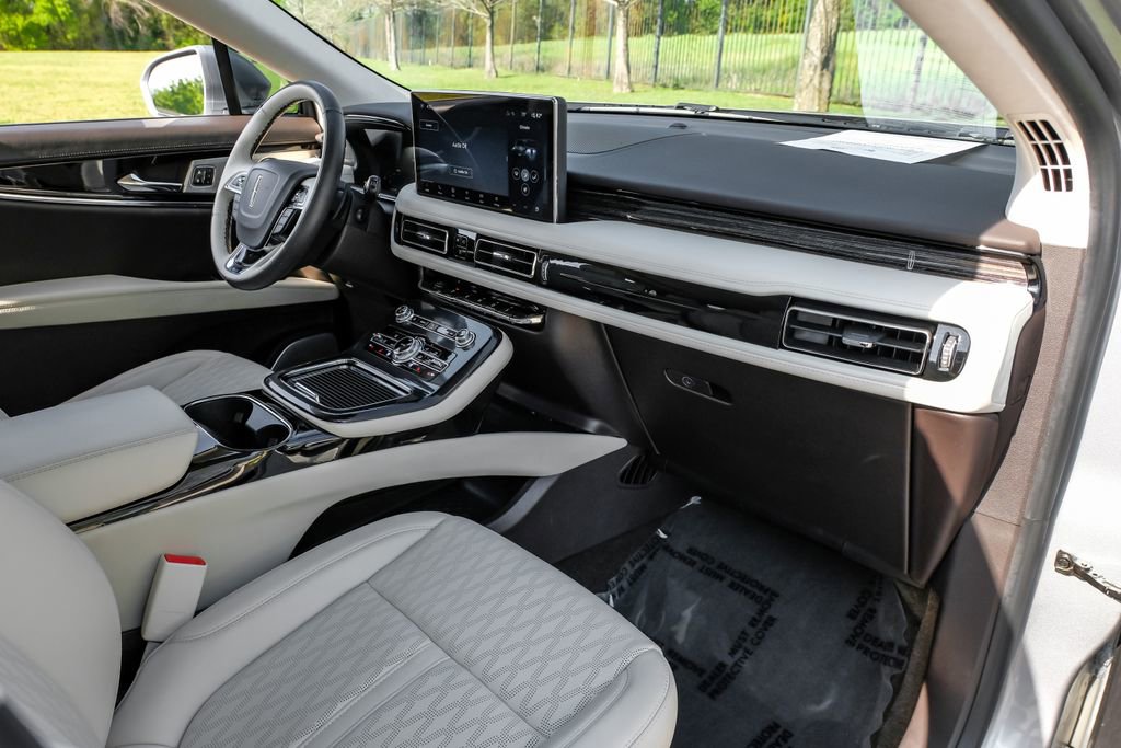 Used 2022 Lincoln Nautilus Black Label image 16