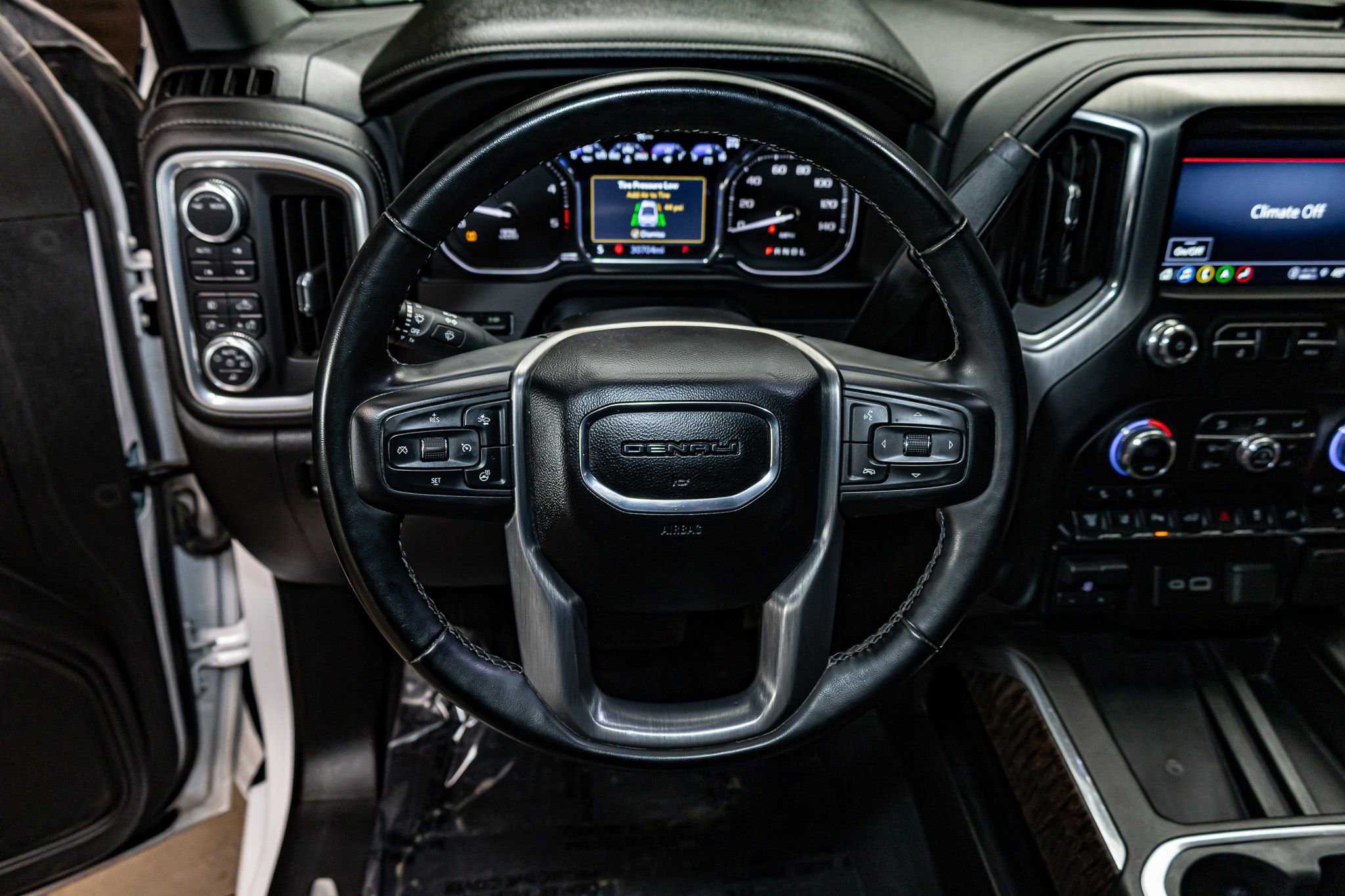 Used 2023 GMC Sierra 2500 Denali w/ Denali Ultimate Package image 17