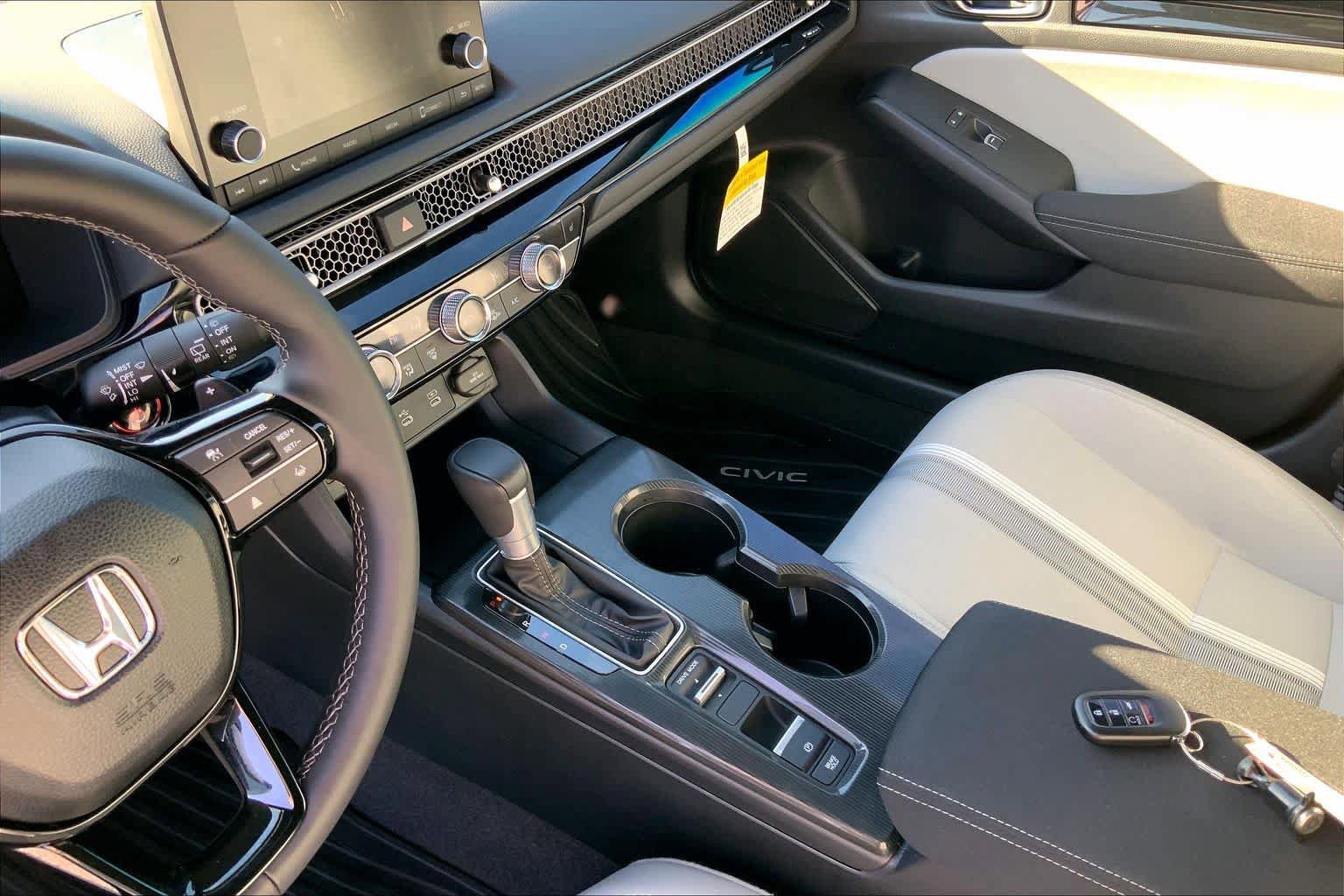 Used 2025 Honda Civic Sport image 17