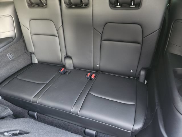Used 2025 Nissan Pathfinder SL FWD image 32