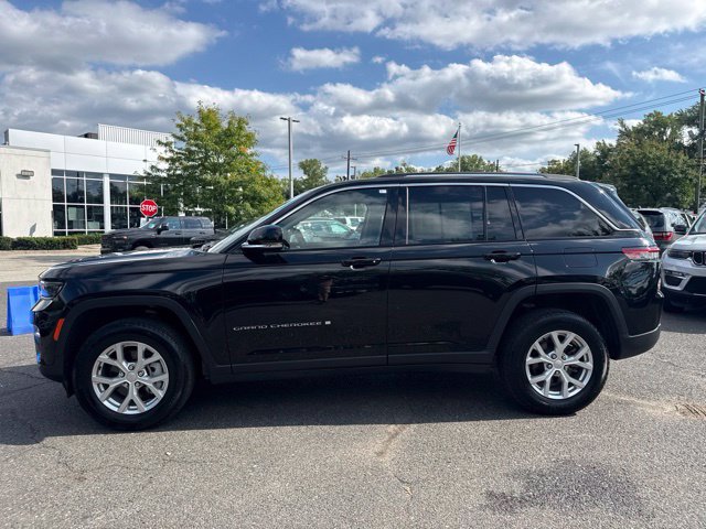 Used 2023 Jeep Grand Cherokee Limited AWD/4WD image 19